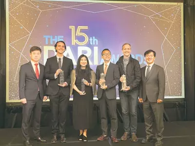 영화 기생충 배급사 대표 ‘올해의 다리 어워드’ 수상