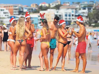 폭염 속 성탄 만끽