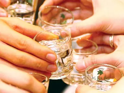 “부어라 NO”원샷 피하고 한모금씩 마셔라