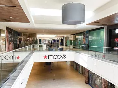 코로나 사태에 대형 샤핑몰 가치 직격탄