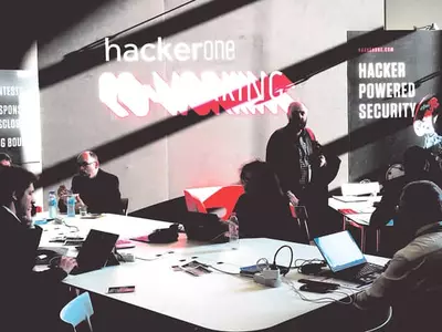 호텔 와이파이·충전시설 사용 가급적 피해야