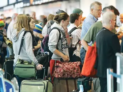 [소비자 정보] “금·일요일 출발 피하고 사전에 구입해야”