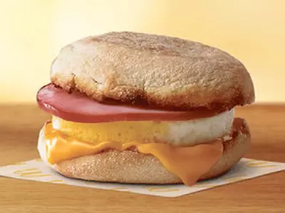 에그 맥머핀 출시 50주년 맥도널드, 2일 무료 제공