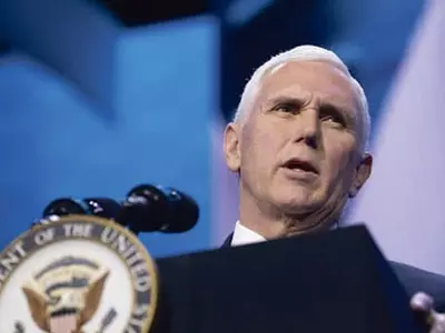 코로나 국면서 존재감 키우는 펜스