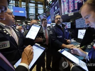 뉴욕증시, 코로나19發 롤러코스터 장세 지속…다우, 3.58% 폭락 마감