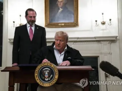 트럼프, 83억 달러 코로나19 예산 서명…연준엔 “금리 더 내려야”