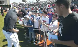 MLB도 시범경기 전면 중단… 최소 2주 개막 연기