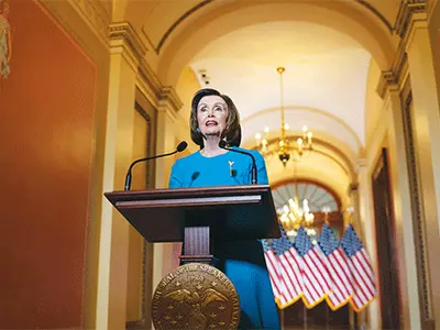 펠로시“하원, 코로나 사태 지원법안 통과시킬 것”