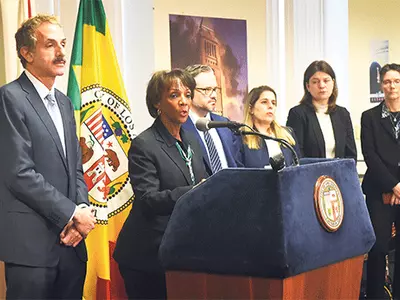 “손세정제 2개 150달러… 너무한 바가지 상혼”