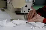 코로나19에 미국 섬유·의류업체들도 마스크 제작 나서