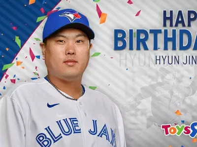 류현진, 외로운 33세 생일맞이…구단은 온라인 축하 메시지