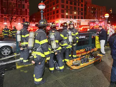 뉴욕시 지하철 화재 1명 사망·17명 부상