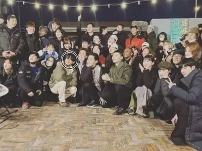 뷔, ‘이태원 클라쓰’ 종방연 참석..역시 훈훈한 존재감