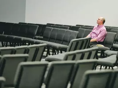 “사회적 거리두기는 육체적 거리두기일 뿐”