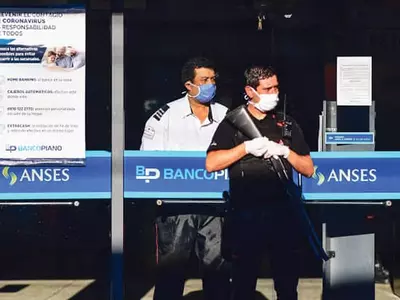 아르헨, 급한 불 껐지만… 신흥국 위기 ‘트리거’(방아쇠) 되나