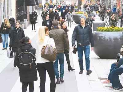 봉쇄 대신 집단면역 택했던 스웨덴, 실패의 길로 가나