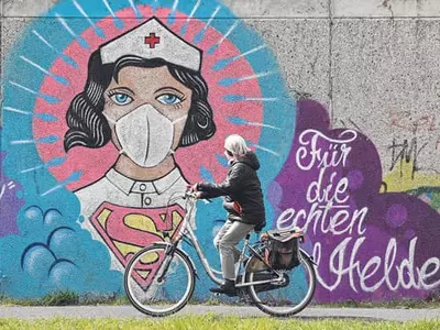 ‘의료진이 진정한 영웅’ 세계 곳곳서 격려 운동