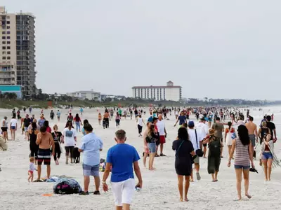 플로리다 해변 개방에 수백명 몰려…온라인서 '멍청이' 조롱