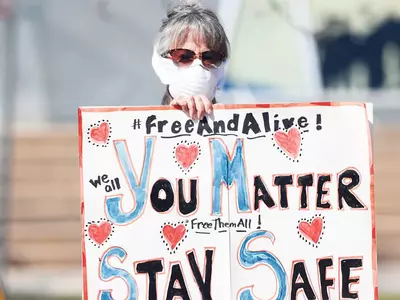 “이민 구치소  수감자 석방”