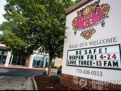 코로나19 빗장 푸는 미국…전문가들 “더많은 감염 나올 것” 우려