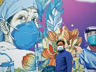 연예인 수백억 출연료에 ‘메스’… 코로나 의료진엔 “10배 줘도 괜찮아”