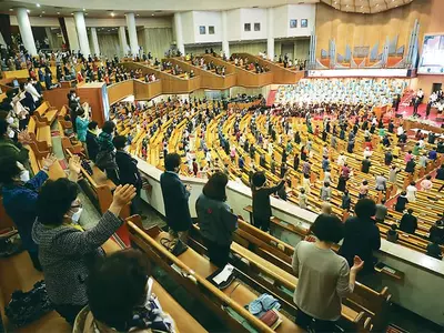 외신 “한국 대형 교회들 현장 예배 재개” 주목