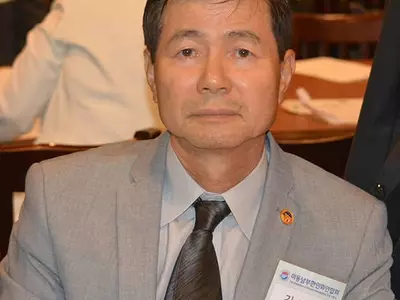 김강식 연합회장  ‘마스크 나눔으로 훈훈함 전달’