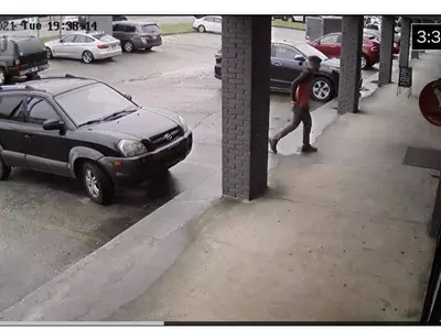 "태연하게 걸어나오는 총격범"…'문제의 1시간12분' 무슨 일이