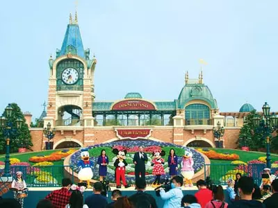 상하이 디즈니랜드 재개장…가주는 언제쯤?