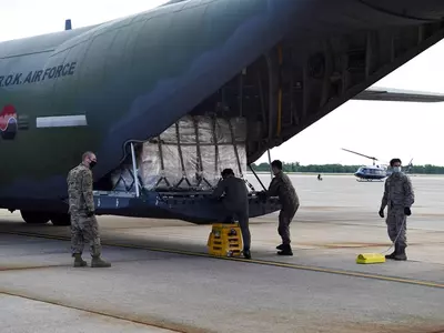 6·25 참전용사 위한 마스크 50만장 미 도착…폼페이오 감사트윗