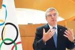 바흐 IOC 위원장 “도쿄올림픽 재연기 없다”