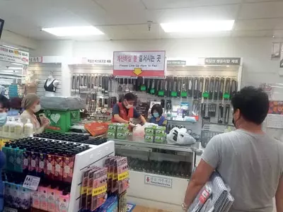 화장품 판매 뚝… 셀프케어 제품 매출은 쑥