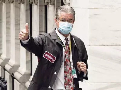 두달만에 연 객장 다우지수 530p 급등