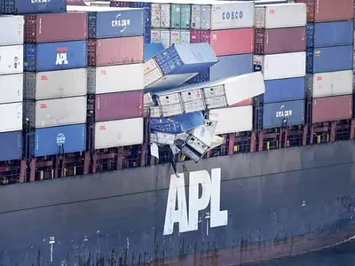 호주서 컨테이너 추락사고