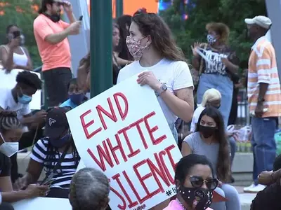 〈사진〉'플로이드·아베리 사망사건'에 성난 애틀랜타 시위대