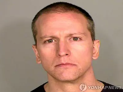 "흑인 죽여 미국 뒤흔든 경찰관 이혼 당한다"