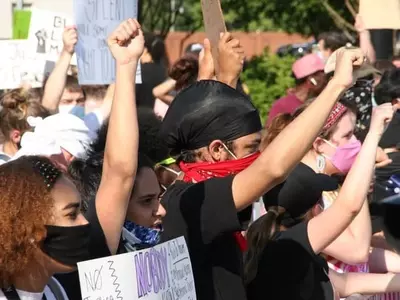 로렌스빌 2일 밤 통행금지 미실시