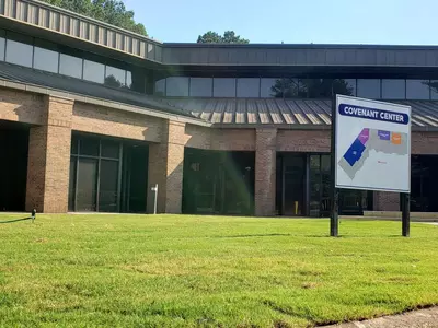 새교회, 교육관 봉헌 및 대면예배 시작