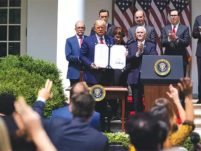 트럼프, PPP 탕감기준 완화법안 서명