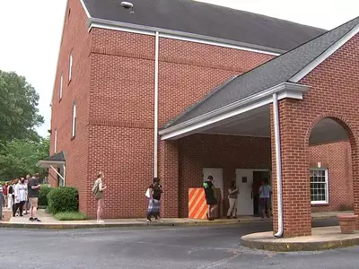 귀넷 투표소 차량 돌진 1명 부상