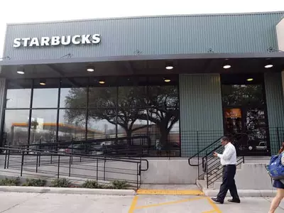 스타벅스 미국 400개 매장 폐쇄