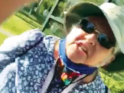 “네 나라로 돌아가라” 욕설