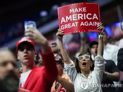 코로나 환자 233만명인데…트럼프 “검사속도 늦춰라” 논란