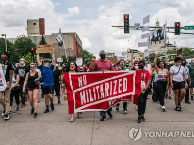 미국 이민세관단속국 개혁 요구하는 시위대