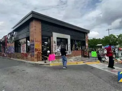 웬디스 점거 무장 시위대 해산