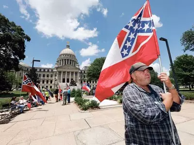 126년만에… 미시시피주 ‘인종차별’ 상징 문양 뺀다