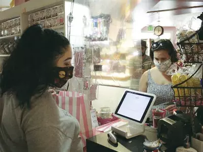 독립기념일 전날 일하면 오버타임 줘야 하나요?