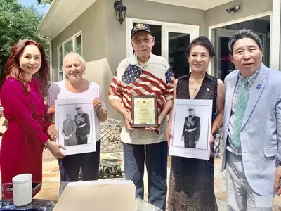 〈사진기사〉 안보협, 한국전 참전용사에게 공로패전달