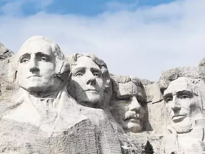 트럼프 러시모아 마운틴 불꽃놀이 참석 논란