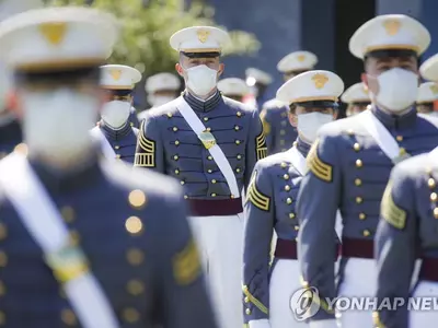 "수술용 마스크만 써도 코로나 감염위험 65% 줄어든다"